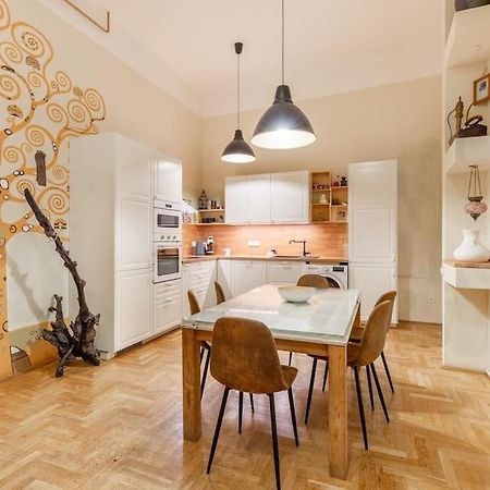 Bourgeois Boheme Apt. 88 M² City Center Budapeste Exterior foto