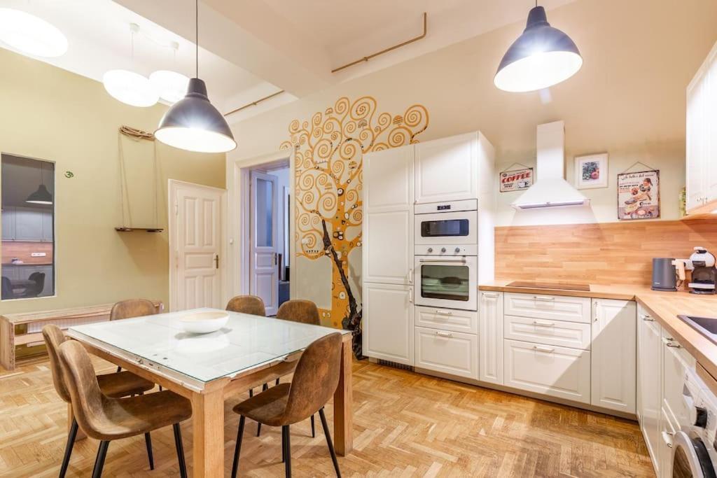 Bourgeois Boheme Apt. 88 M² City Center Budapeste Exterior foto